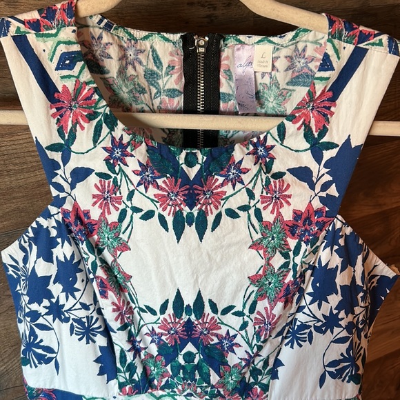 Alya floral dress PTP: 18 inches W: 15 inches L: 35 inches approximately - Picture 5 of 16